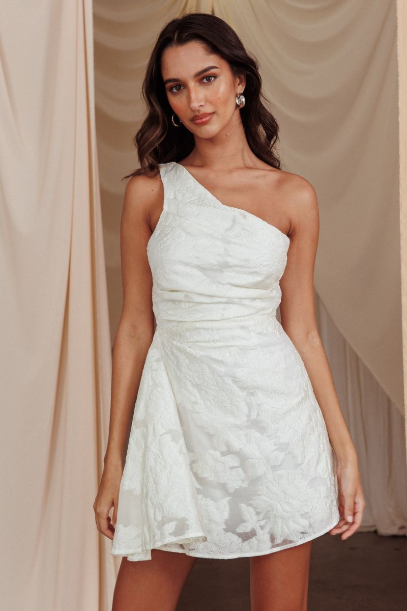 one shoulder mini dress trendy